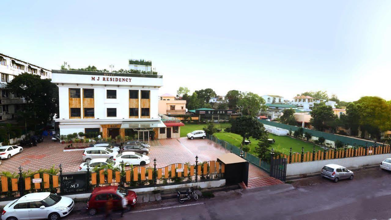 Hotel Mj Residency Dehradun Eksteriør billede